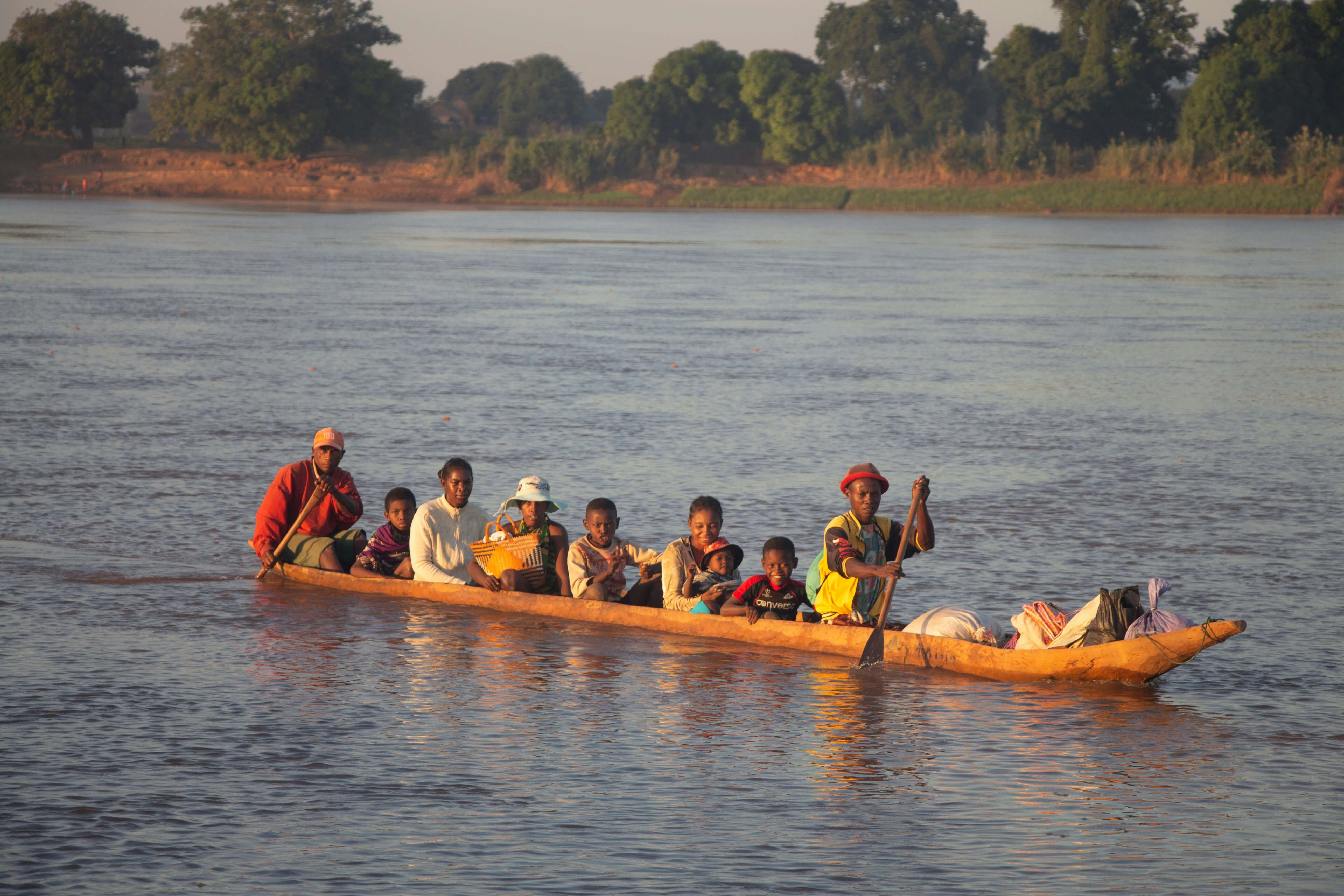 Image du produit Aventures à l’Ouest : du fleuve Tsiribihina à l’allée des Baobabs